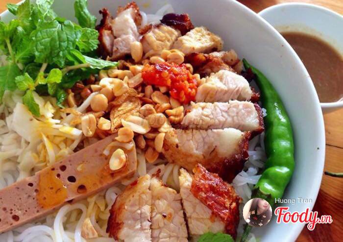 Bánh Tráng Cuốn Thịt Heo & Bò Nhúng Ớt